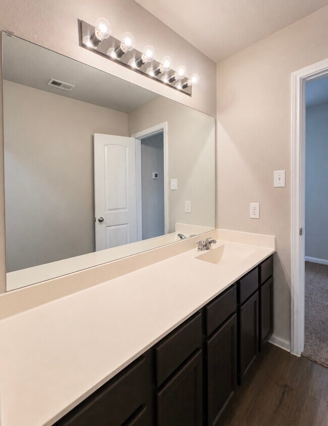 Foto del edificio - 25364 Grotto Falls Ln