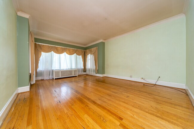Foto del edificio - 6630 N Maplewood Ave