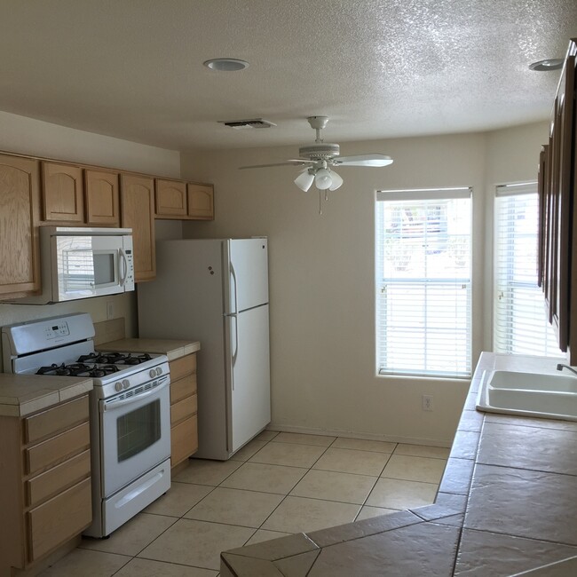 Foto del edificio - 3 Bedroom Home in Bullhead City