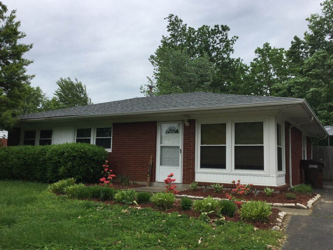 Primary Photo - Adorable 3 Bedroom Home in Lyndon