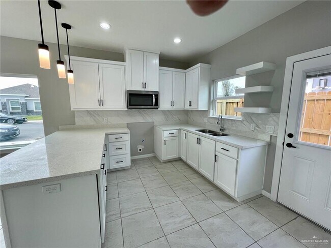 Foto del edificio - 918 N Blair Ave