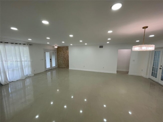 Foto del edificio - 1400 E Hawthorne Cir