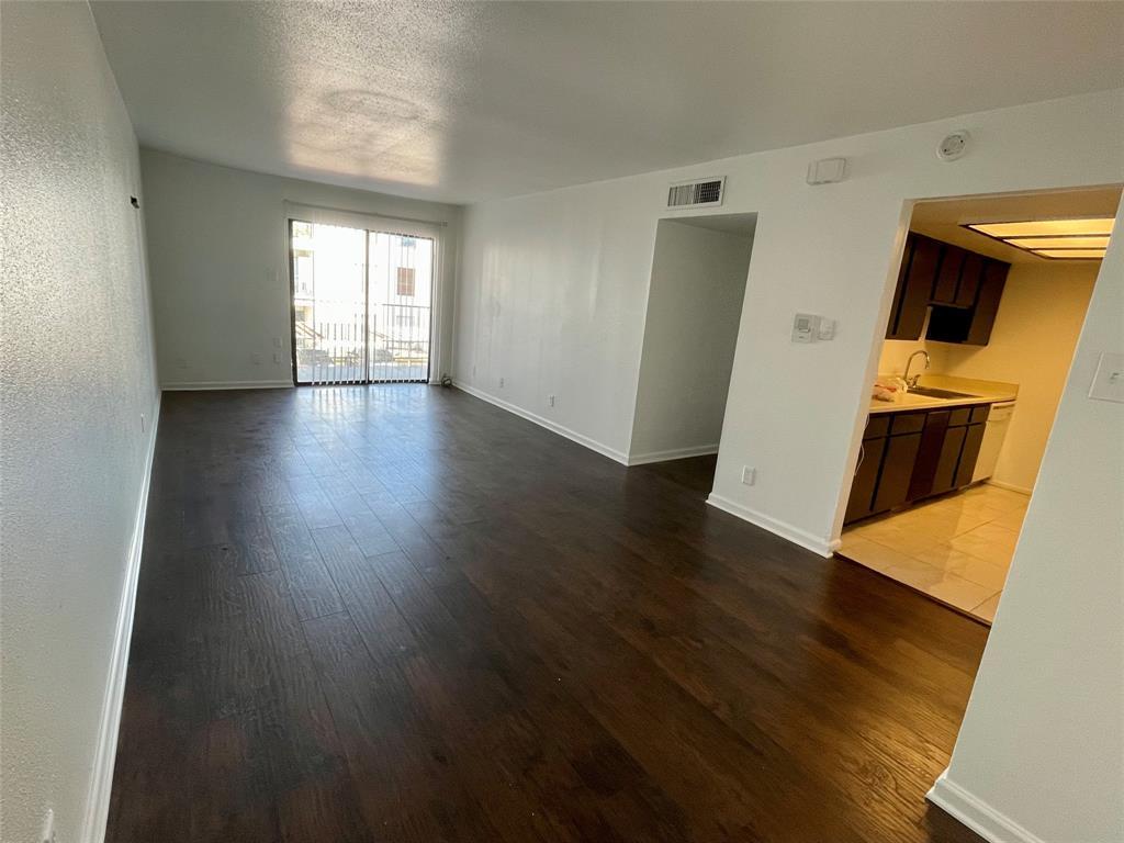 Primary Photo - 2814 S Bartell Dr