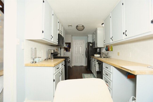 Foto del edificio - 354 S Amherst Dr