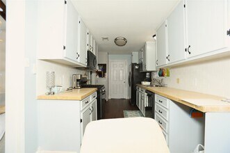 Building Photo - 354 S Amherst Dr