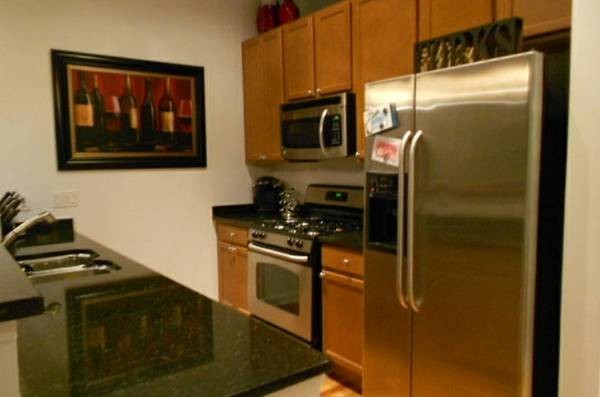 Foto principal - 1070 W 15th St
