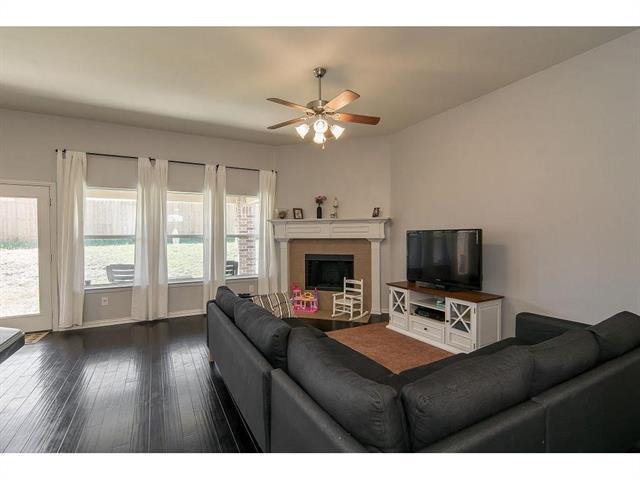 Building Photo - 212 Creekwood Dr