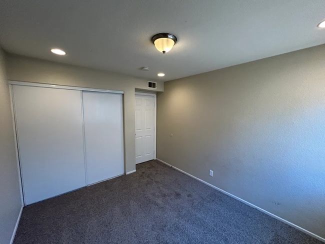 Building Photo - 4811 Cocina Ln