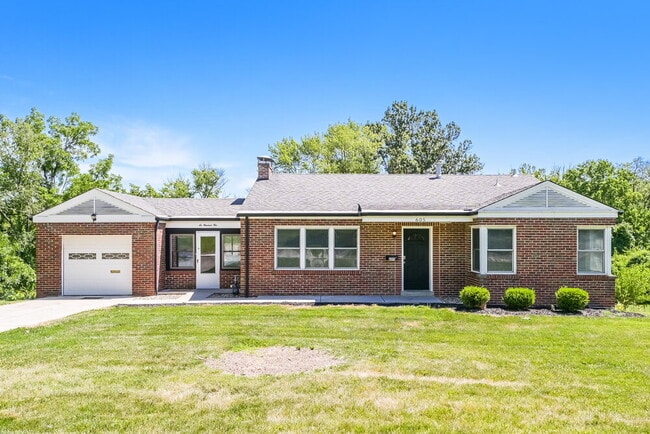 Building Photo - 605 Plantmore Dr