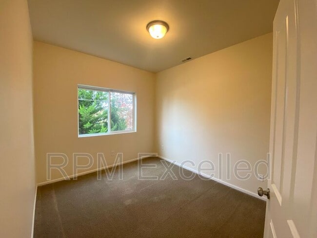 Building Photo - 20024 19th Ave E