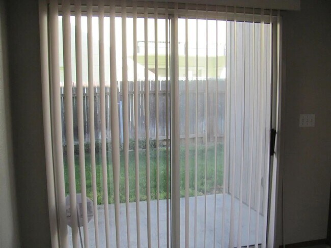 Foto del edificio - Summertree Lane 4 Plex