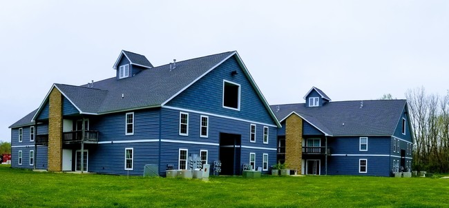 Building Photo - Hilltop Ridge