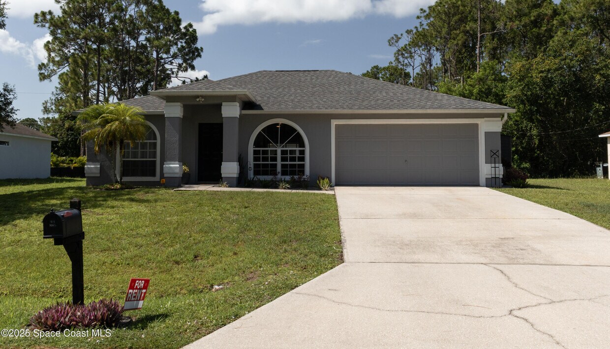 Foto principal - 1572 Holbrook Rd NW