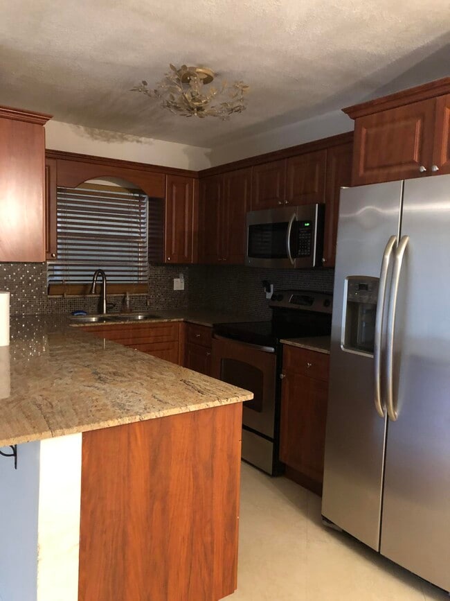 Foto del edificio - 1291 NW 13th St
