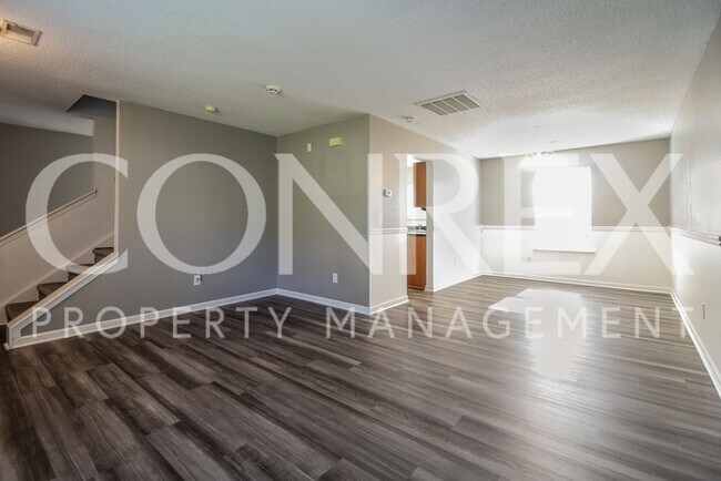 Building Photo - 525 Kingsman Ln