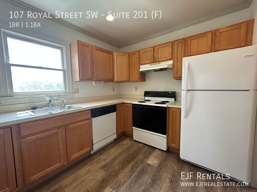 Foto del edificio - 107 Royal St SW