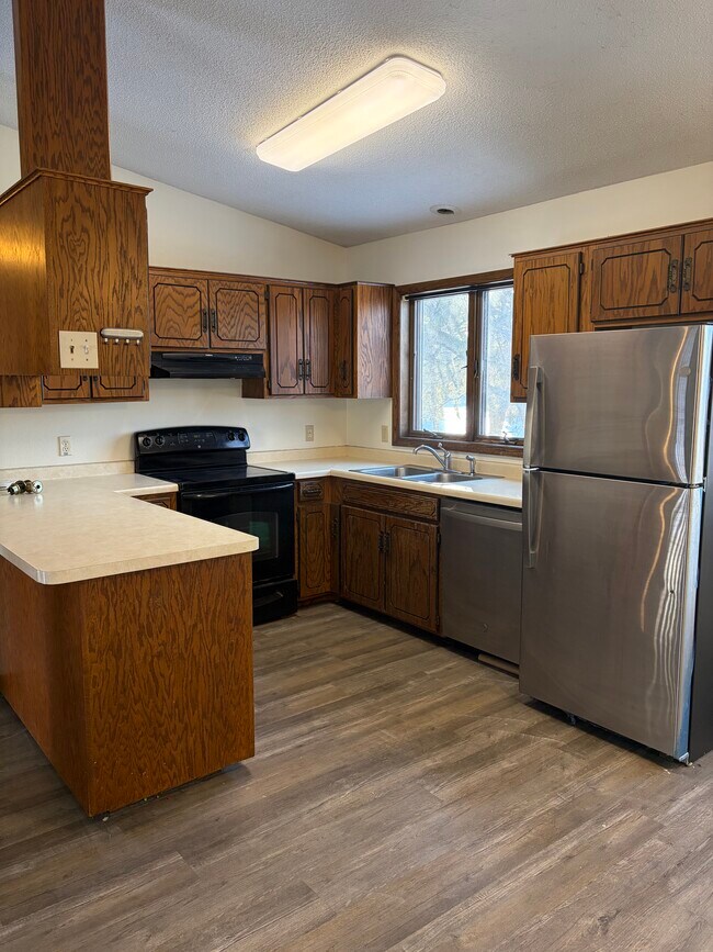 Foto del edificio - 1020 Benedict Dr