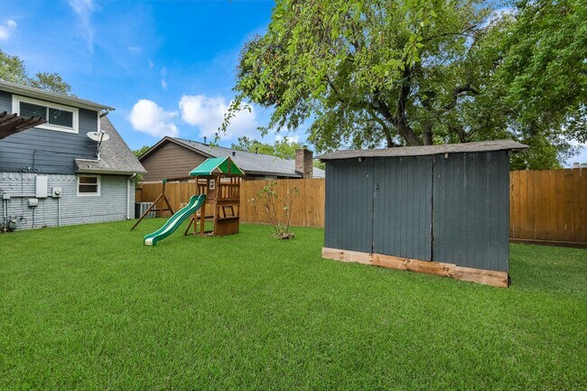 Building Photo - 7923 Dawnridge Dr