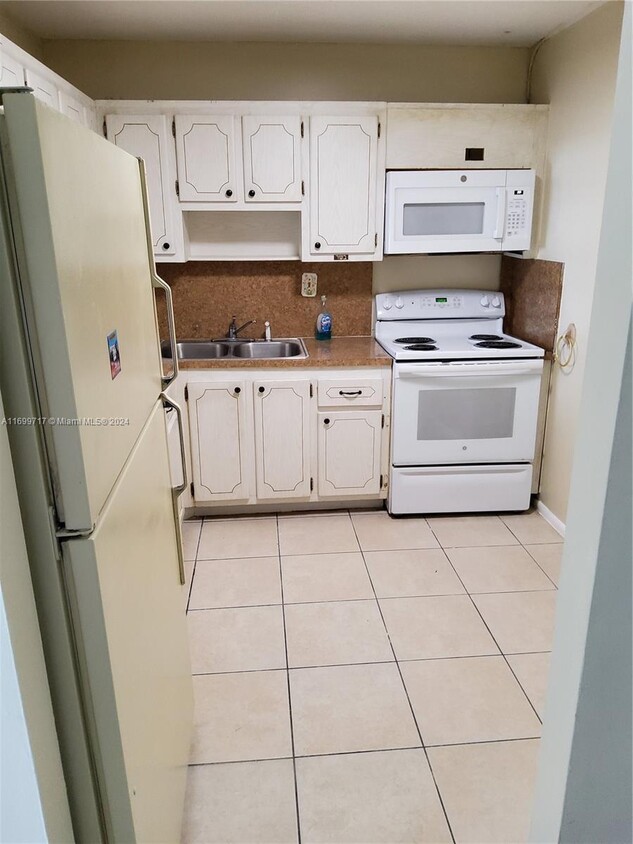 Foto principal - 1 bedroom in North Miami FL 33162