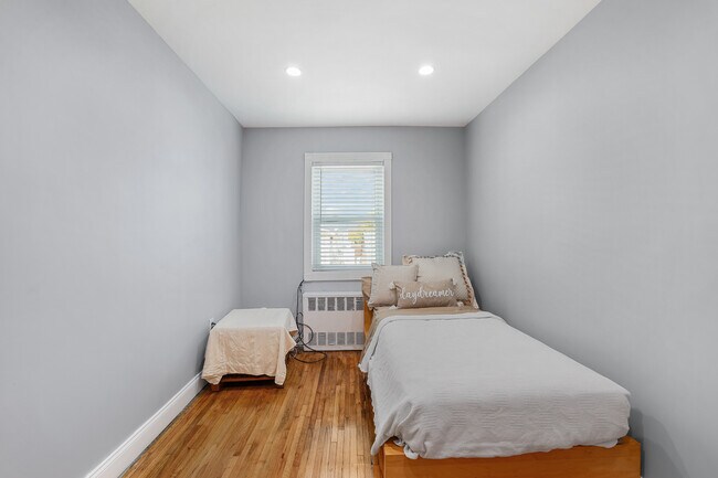 Foto del edificio - 6312 Beach Channel Dr