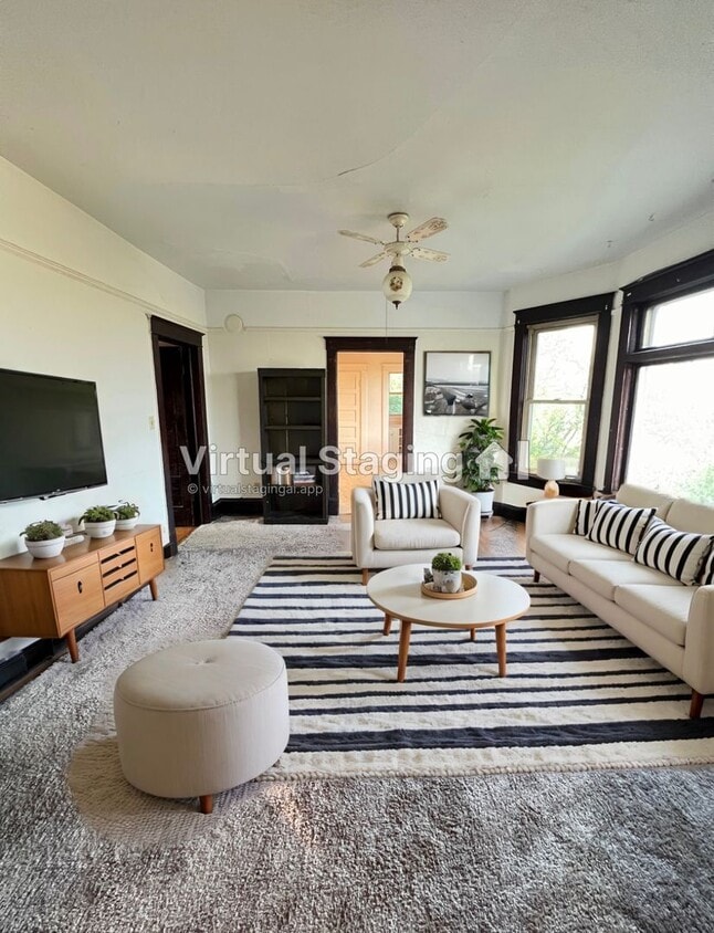 Primary Photo - 910 N 22nd Ave W