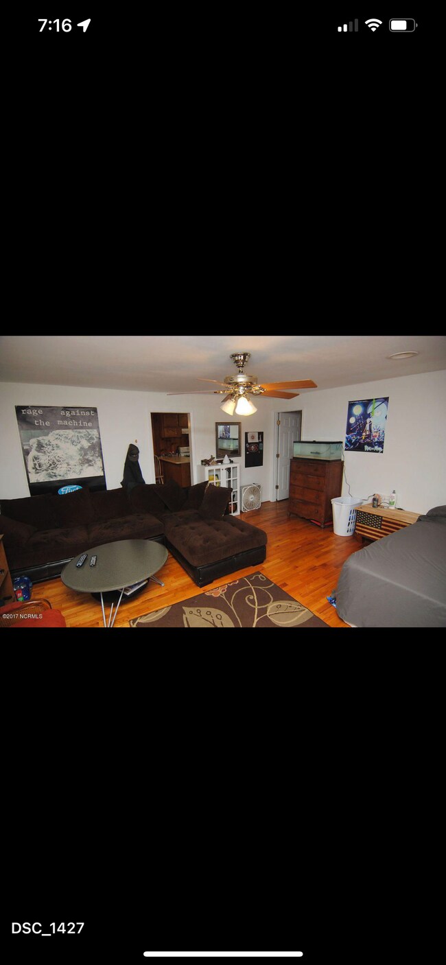 Foto del edificio - 219 Woodland Dr