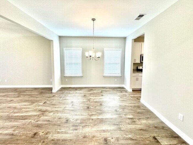 Foto del edificio - Now Leasing a 4-Bedroom 2.5 Home In Somerville, TN. Availalbe NOW!