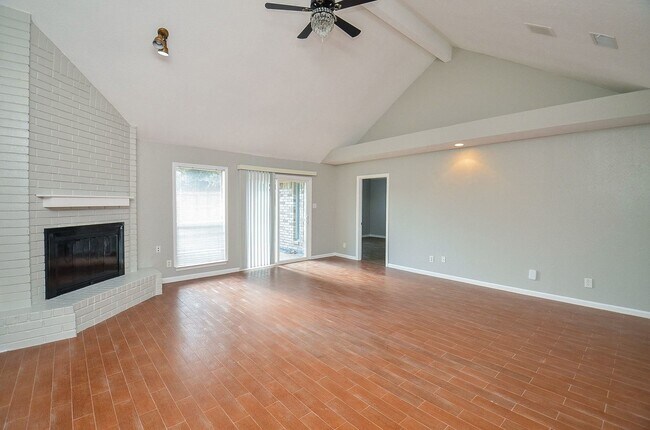 Building Photo - 155 April Waters Dr W