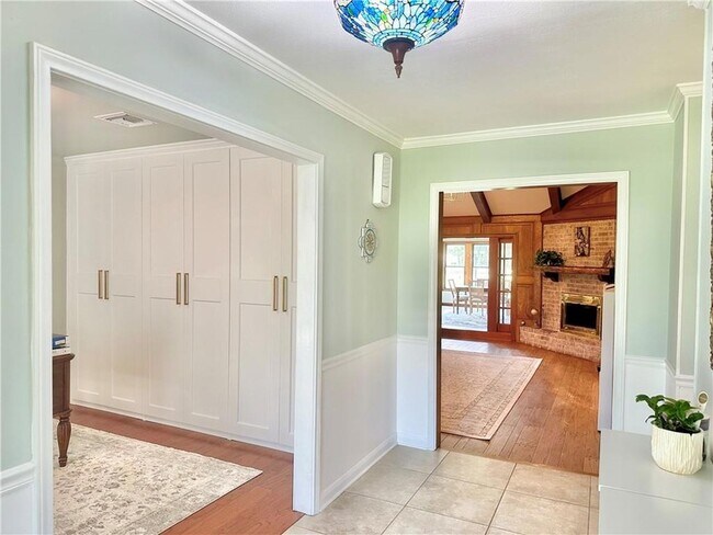 Building Photo - 773 Bocage Ln