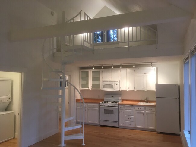 Foto del edificio - 1829 North 200th Street
