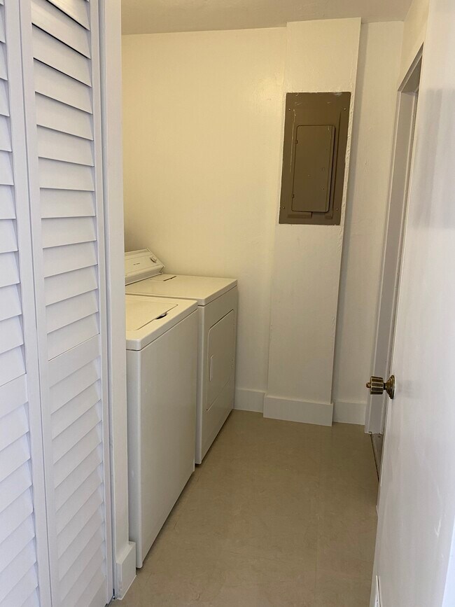 Foto del edificio - 8947 SW 149th Pl