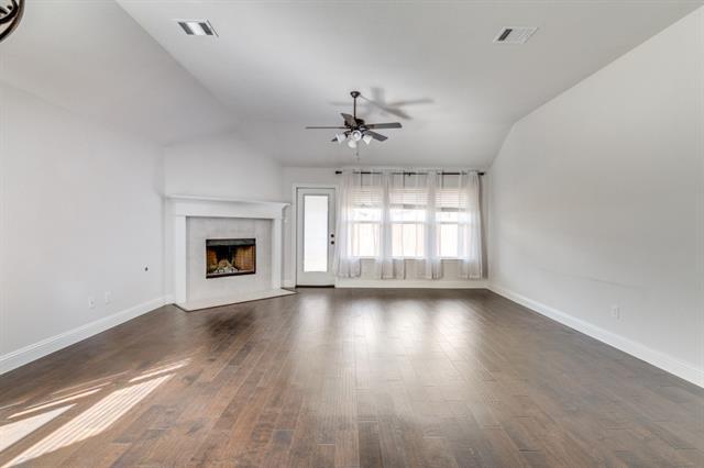 Foto del edificio - 7521 Rothbury Dr