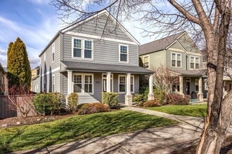 Building Photo - 533 N Mountain Ave