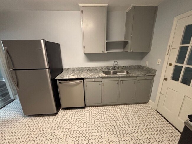 Building Photo - 932 Munsen Spring Dr