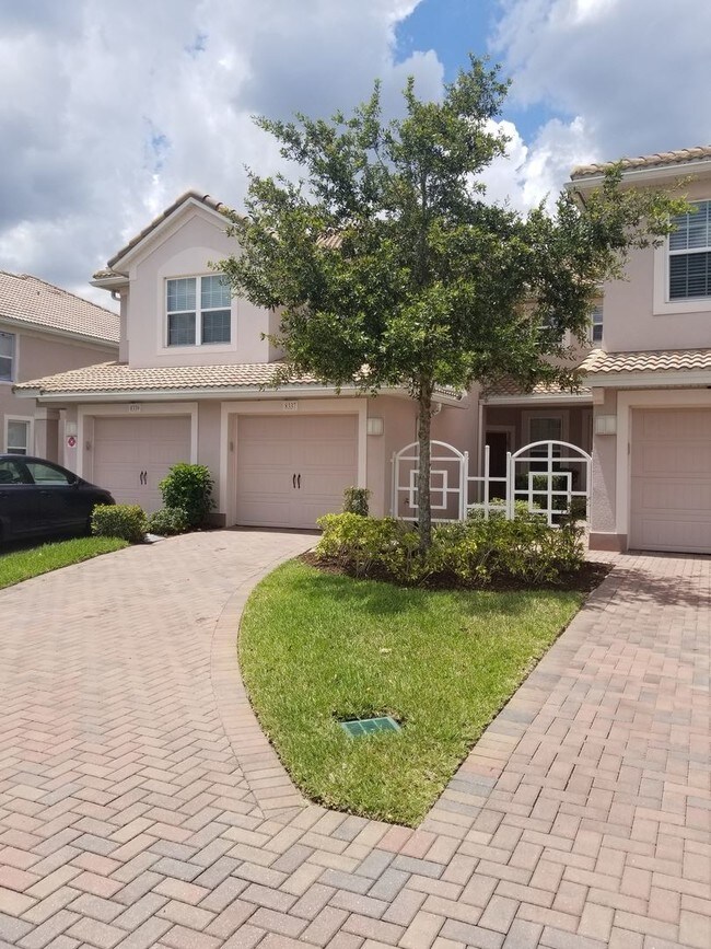 Building Photo - 9116 Integra Meadows Dr