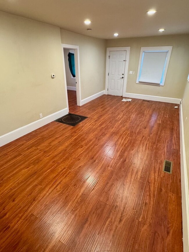 Building Photo - Updated 3BR Home w/ Huge Storage Basement – Prime Portland Location!