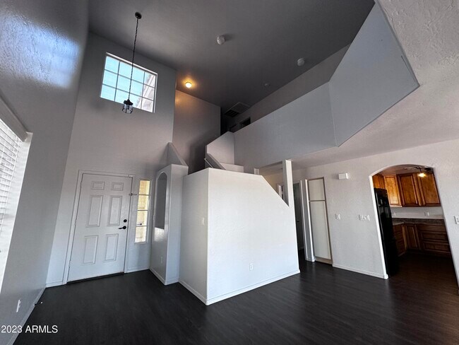 Foto del edificio - 1024 S 223rd Ln