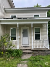 Building Photo - 331 W 5th St