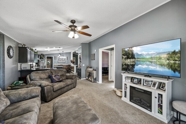 Building Photo - Stunning Rambler on Acreage with Lake Shor...