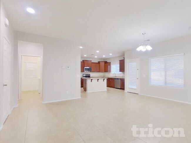 Foto del edificio - 18024 W Post Dr