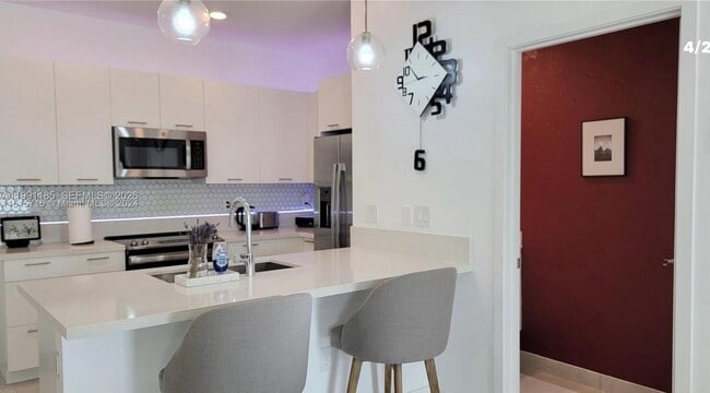 Foto del edificio - 4675 NW 83rd Pky