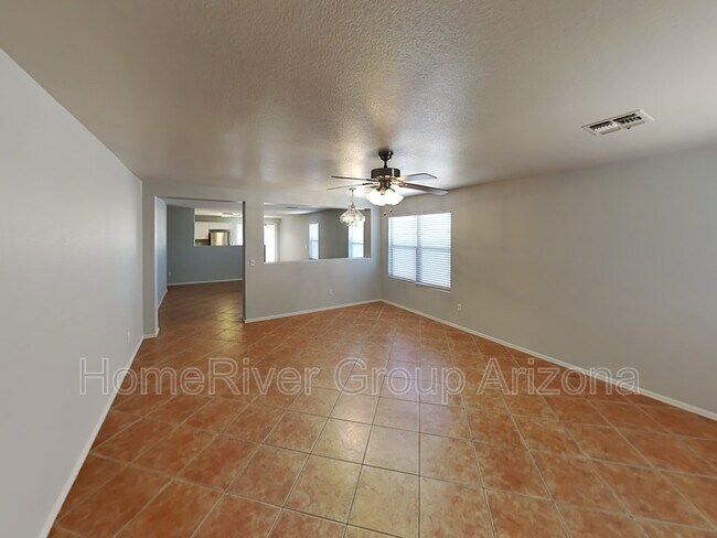 Foto del edificio - 12448 N B St