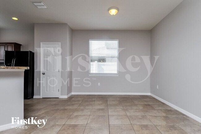 Building Photo - 5276 Krenson Woods Way