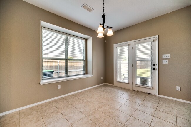 Foto del edificio - 1801 Meadow Trail Ln