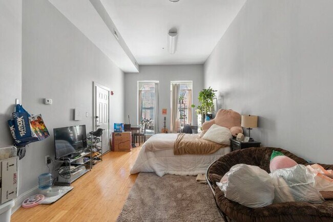 Foto del edificio - 1226 N Calvert St