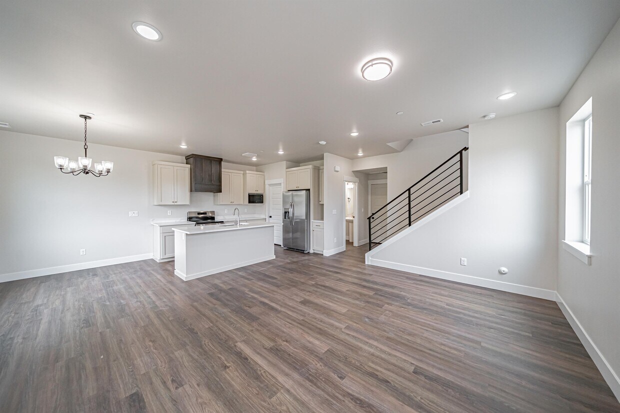 Foto principal - 2971 Huntshire Ave