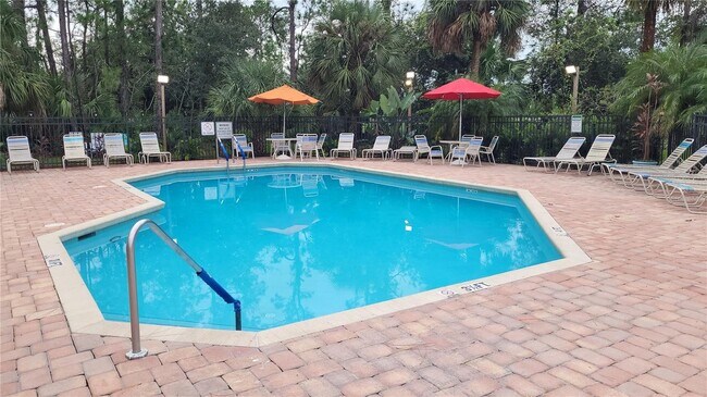 Building Photo - 2004 Royal Bay Blvd