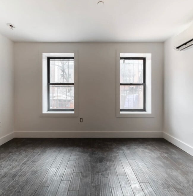 Building Photo - 807 Quincy St