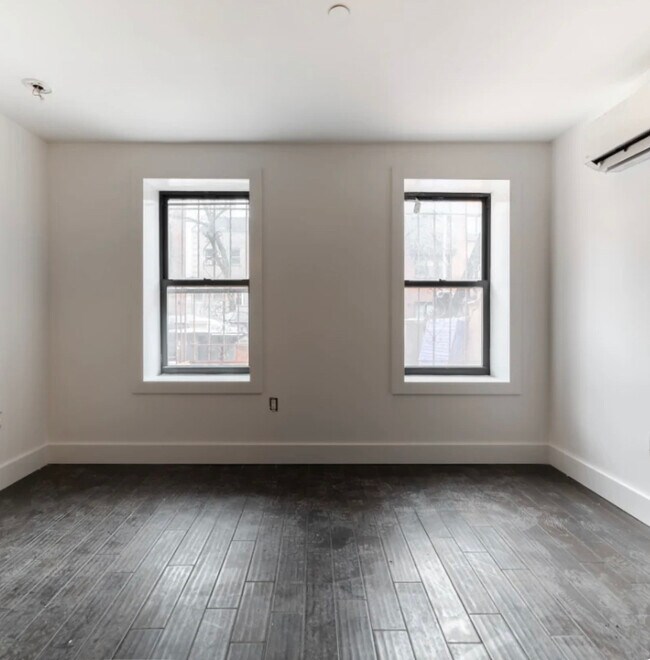 Foto del edificio - 807 Quincy St
