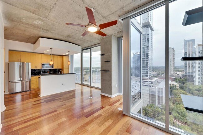 Building Photo - 360 Nueces St